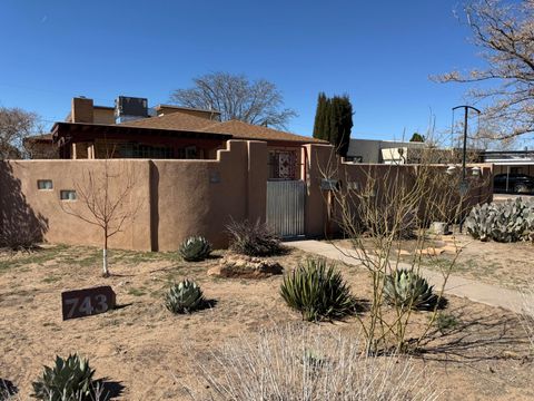 743 Alvarado Drive SE Albuquerque NM 87108