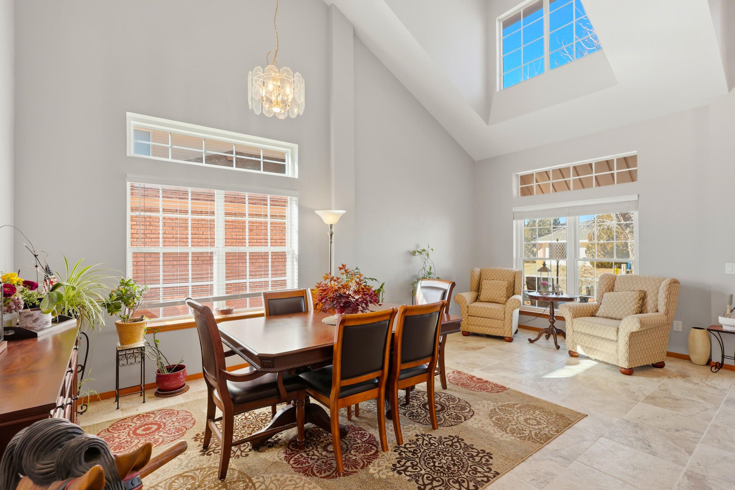 1664 Cerro Crestado Drive NW