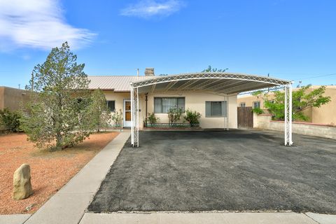 Photo of 905 Georgia Street SE, Albuquerque, NM 87108 (MLS # 1102033)