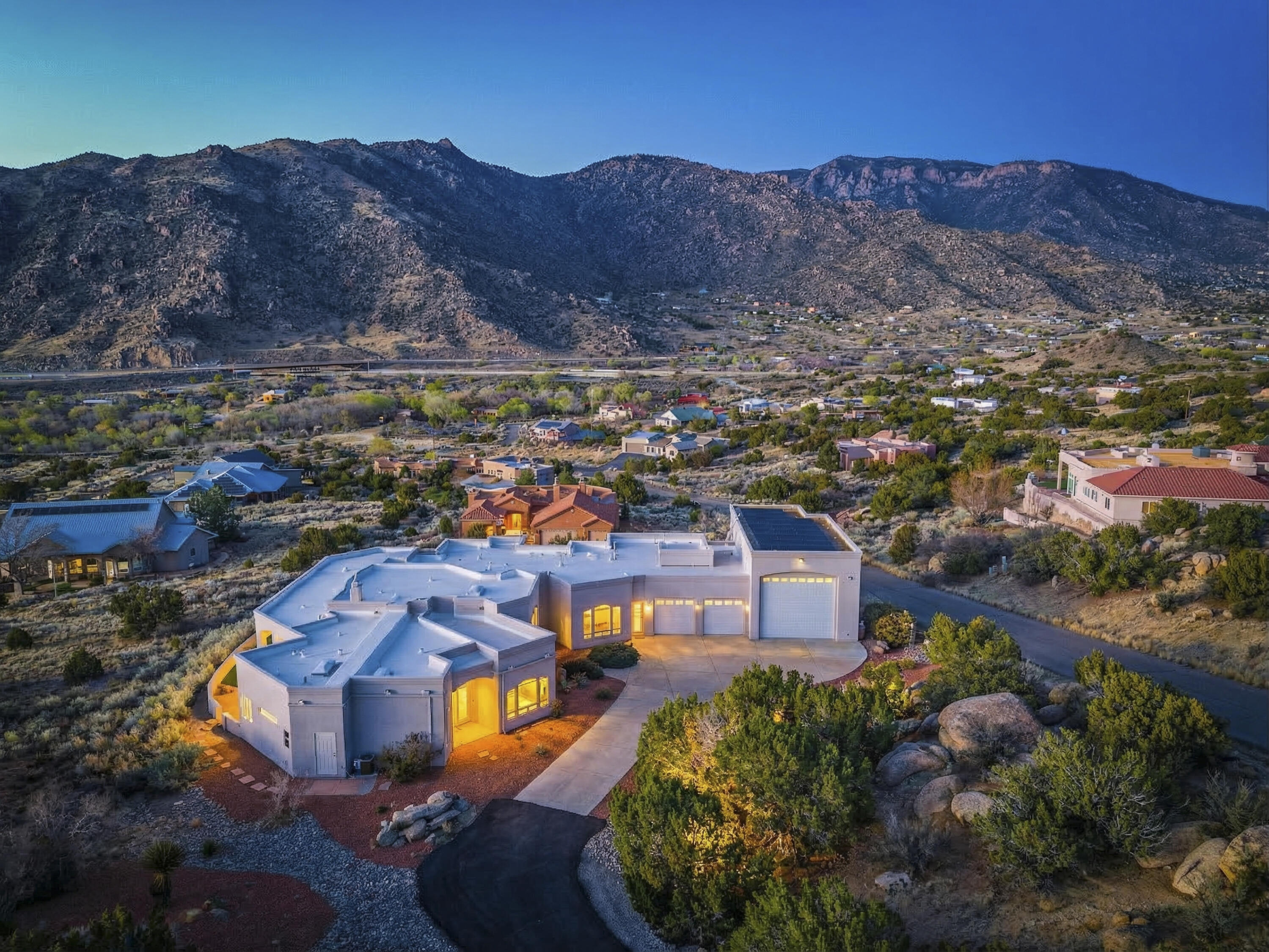 31 Desert Sky Road SE