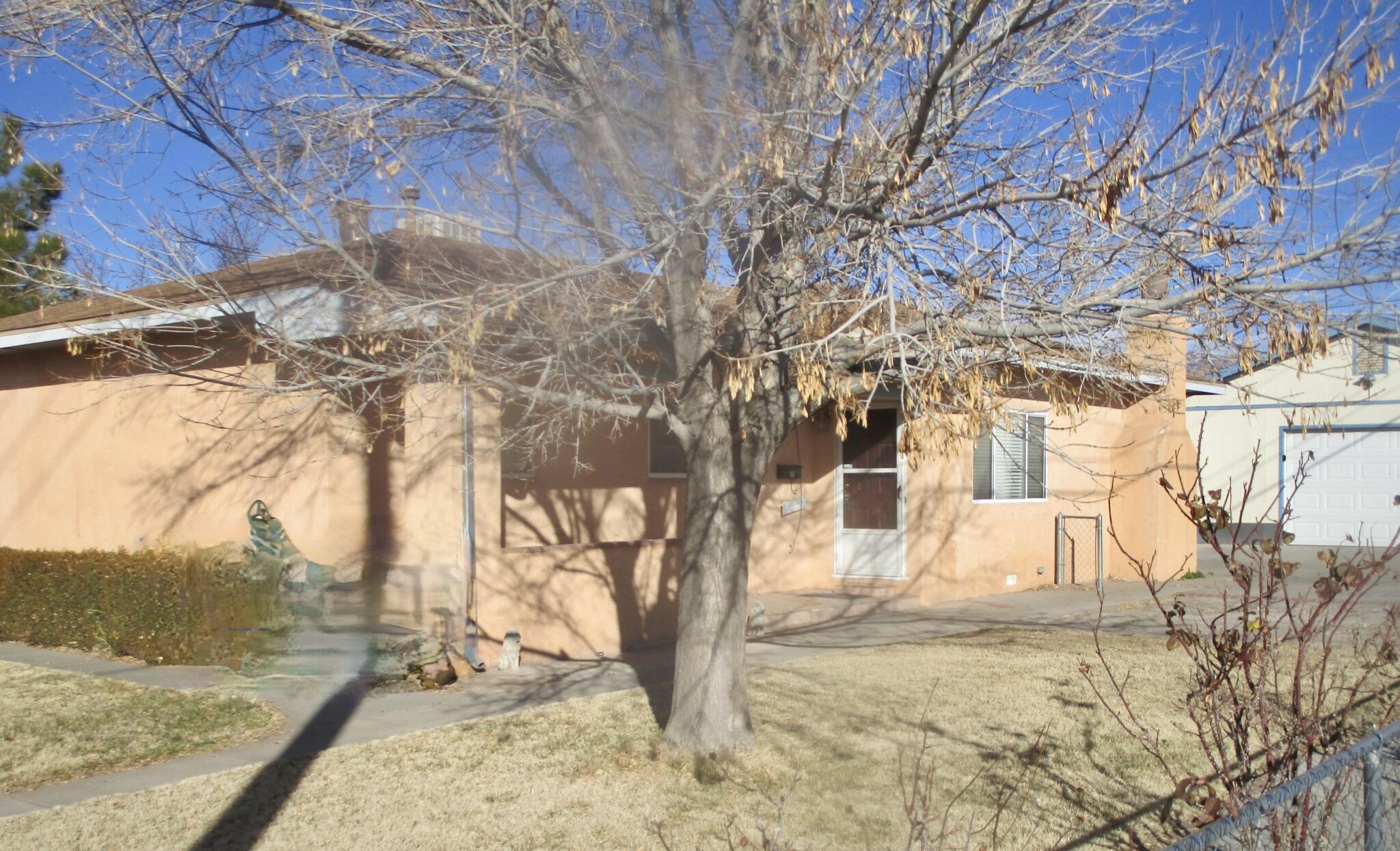 736 Kentucky Street SE