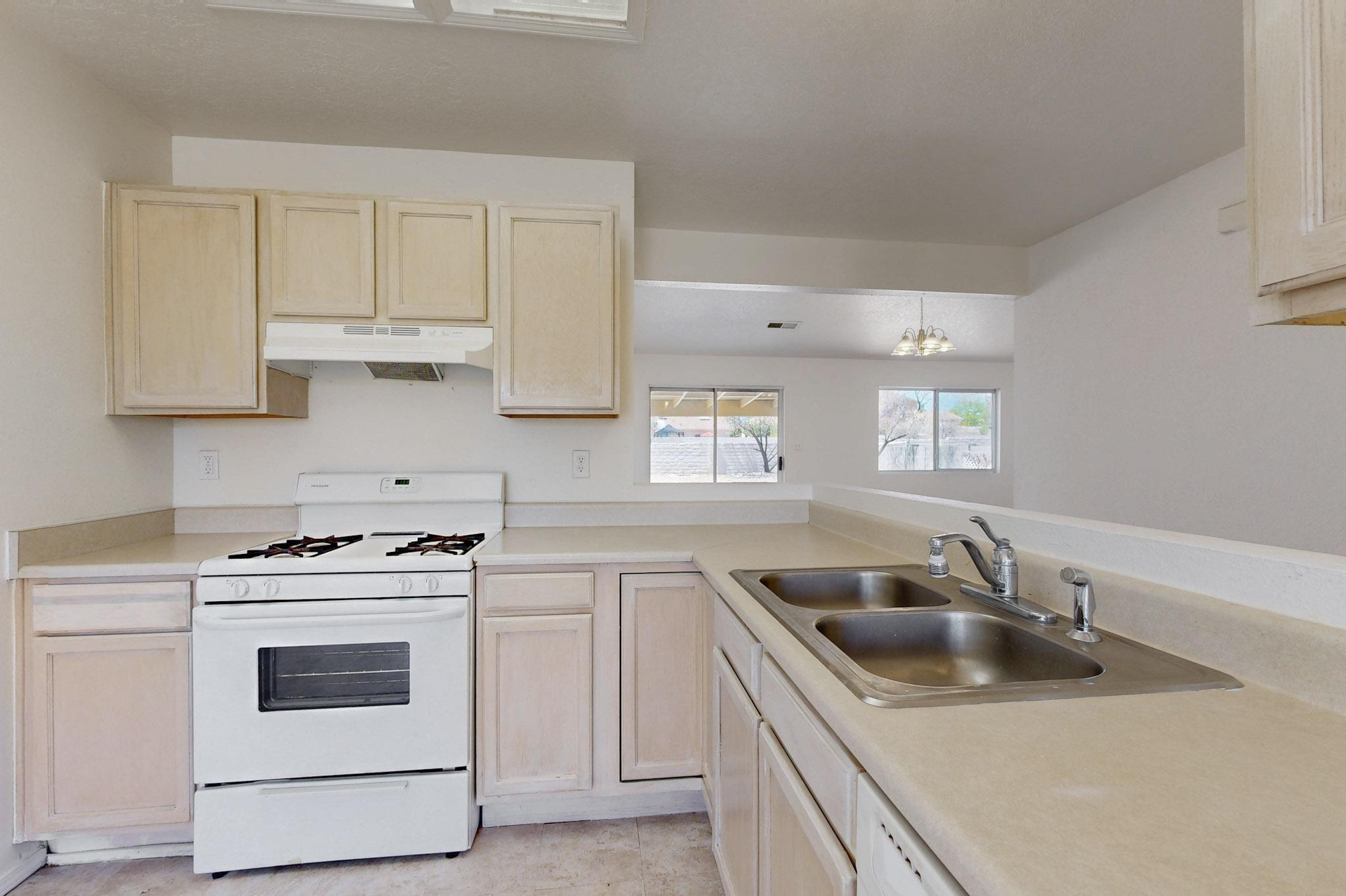 6920 Glen Hills Drive, Rio Rancho, New Mexico image 12