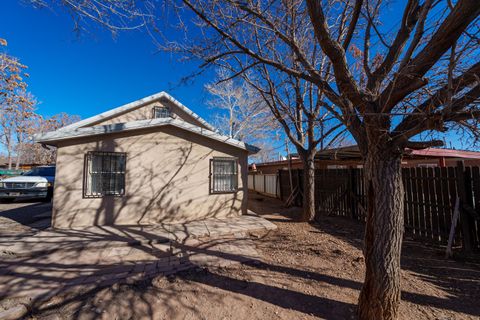 Photo of 1808 William Street SE, Albuquerque, NM 87102 (MLS # 1098969)