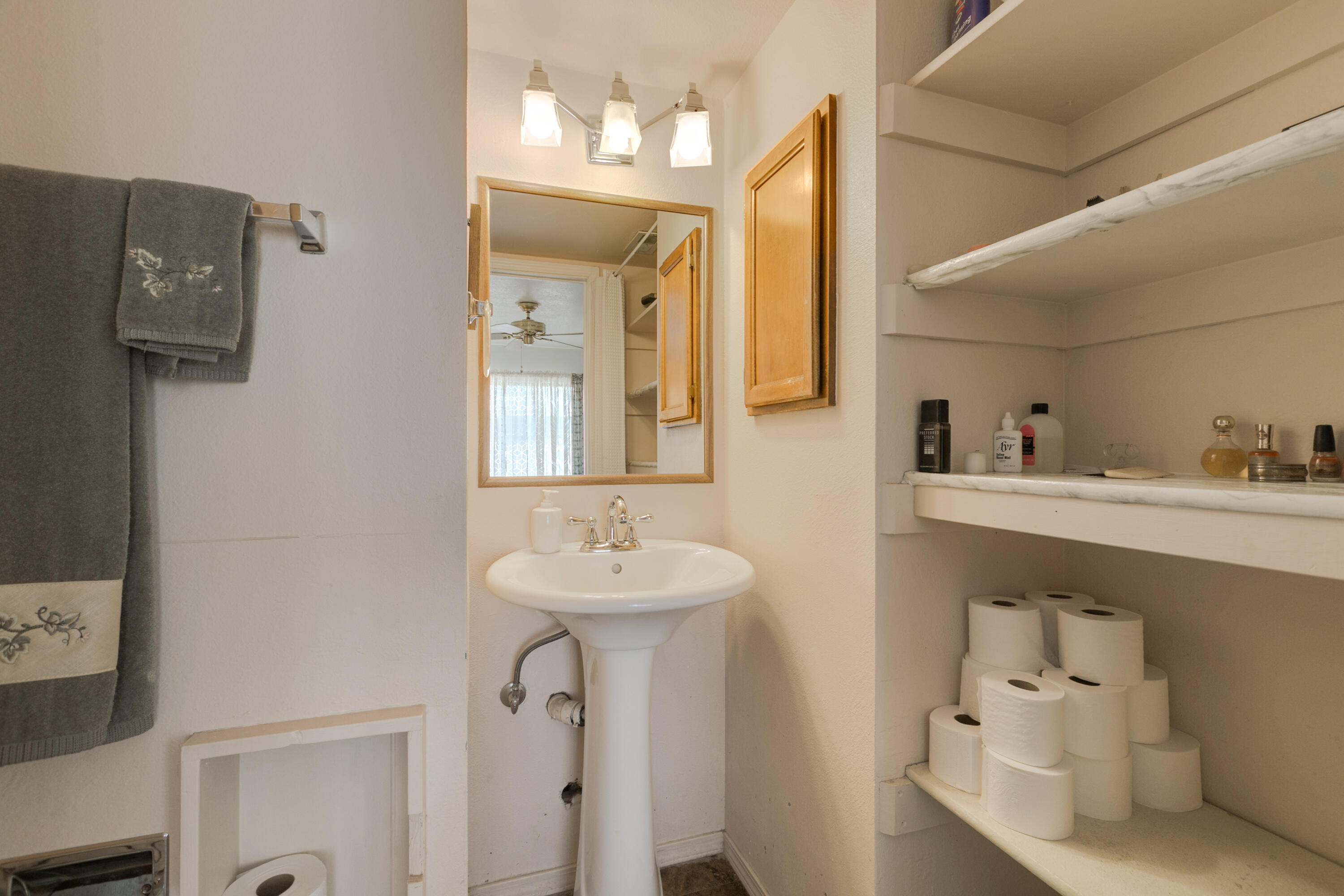 Rio Rancho, New Mexico 87124, United States, 2 Bedrooms Bedrooms, ,1 BathroomBathrooms,Residential,Pending,86189