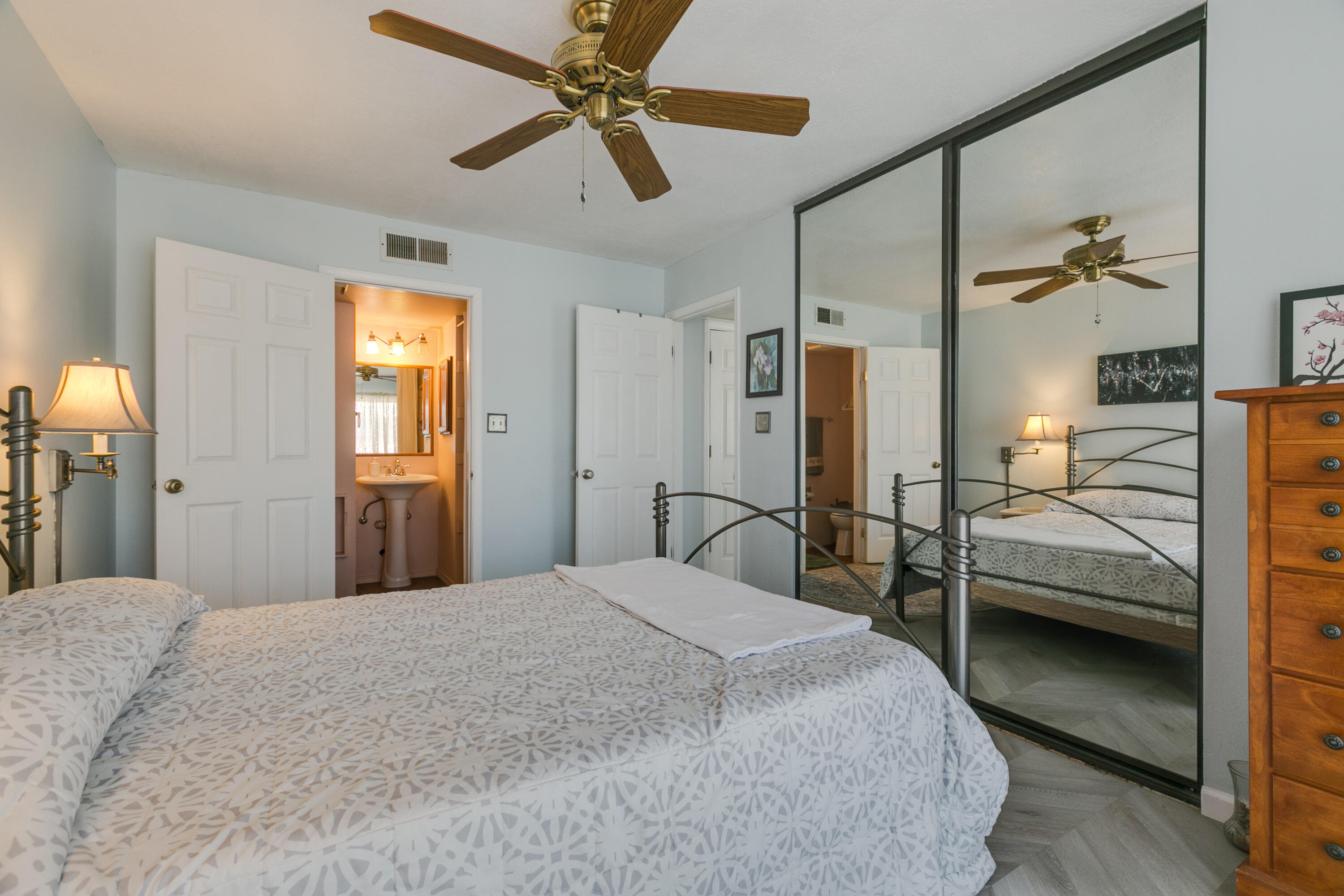 Rio Rancho, New Mexico 87124, United States, 2 Bedrooms Bedrooms, ,1 BathroomBathrooms,Residential,Pending,86189