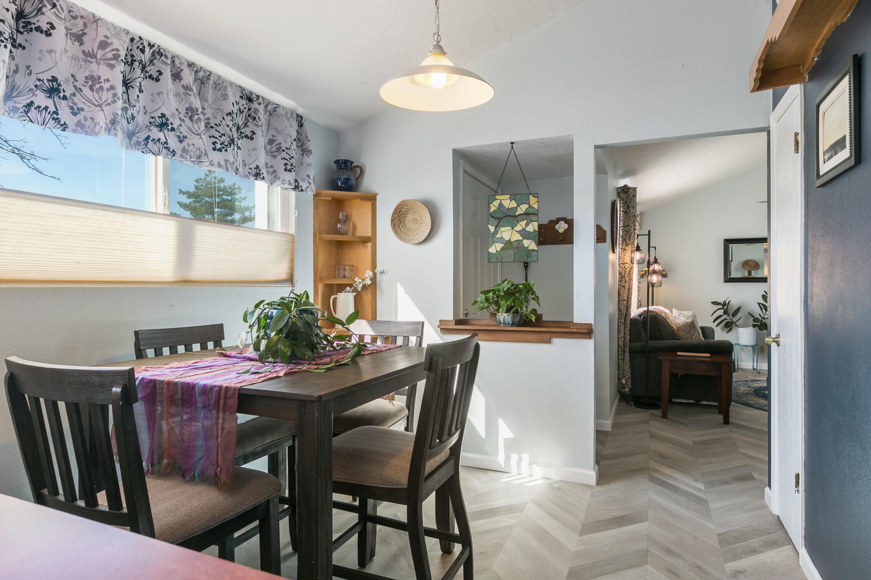 Rio Rancho, New Mexico 87124, United States, 2 Bedrooms Bedrooms, ,1 BathroomBathrooms,Residential,Pending,86189