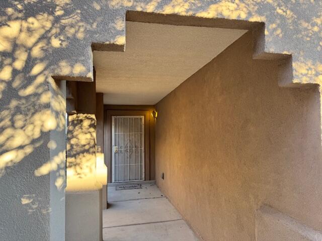 728 Mesa Del Rio Street NW