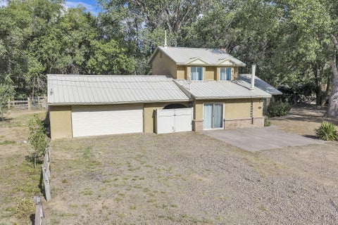 Homes For Sale - 96 D Molina Road<br/> Peralta, NM 87042