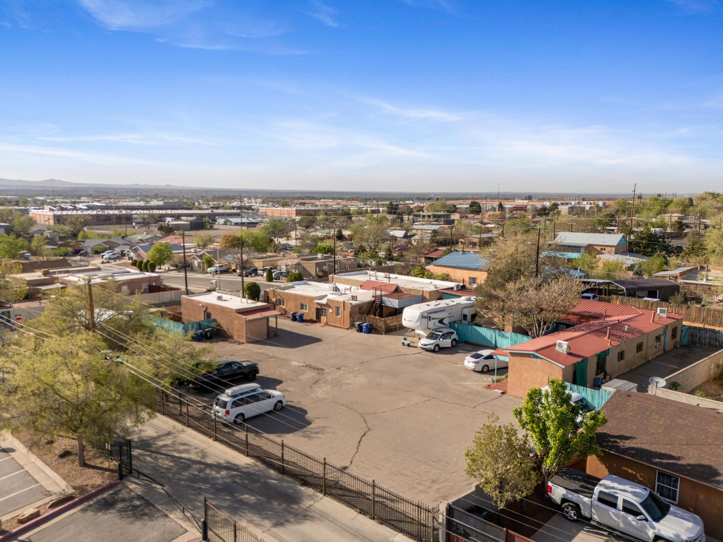 1508 Edith Boulevard NE