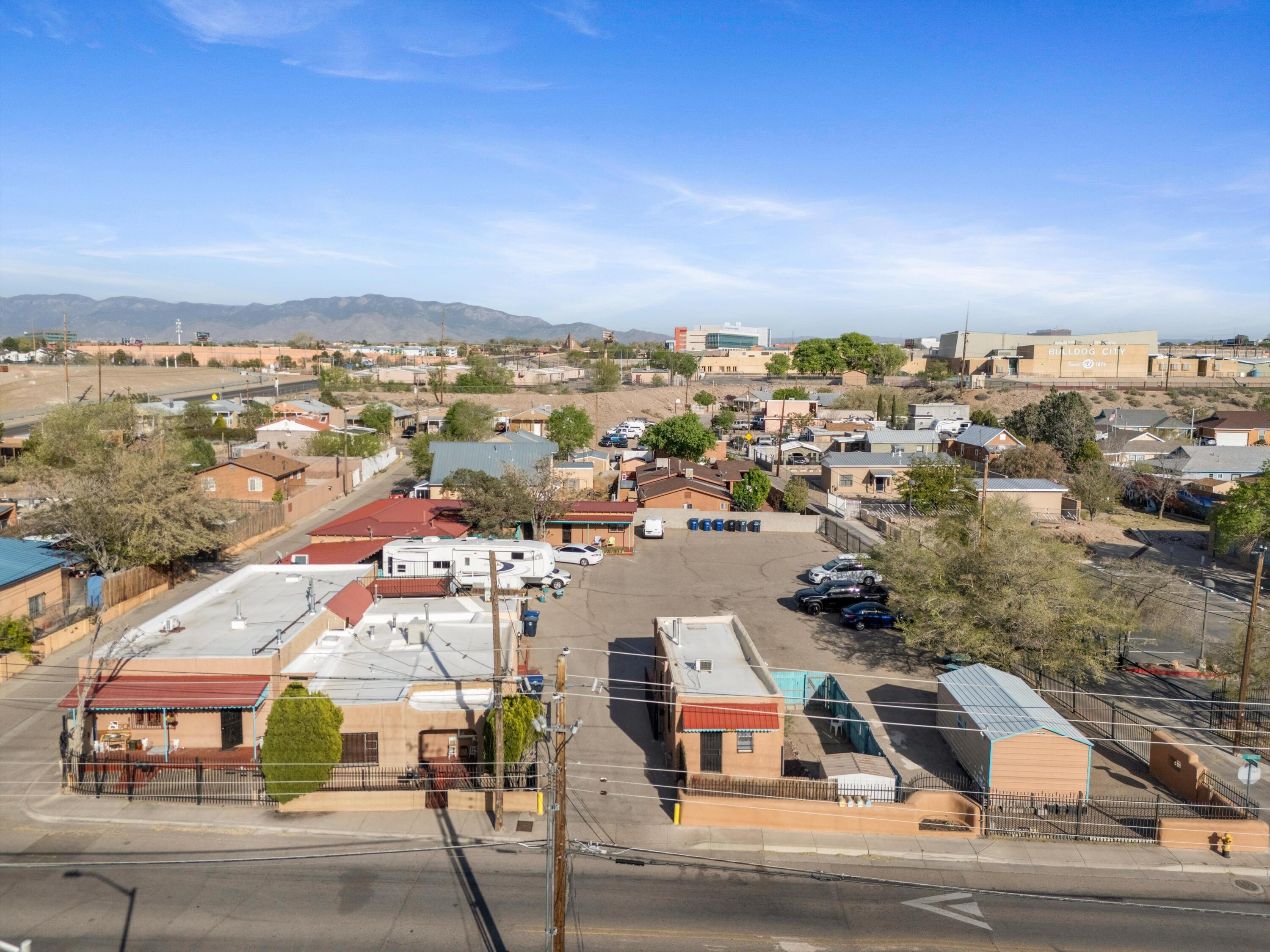 1508 Edith Boulevard NE