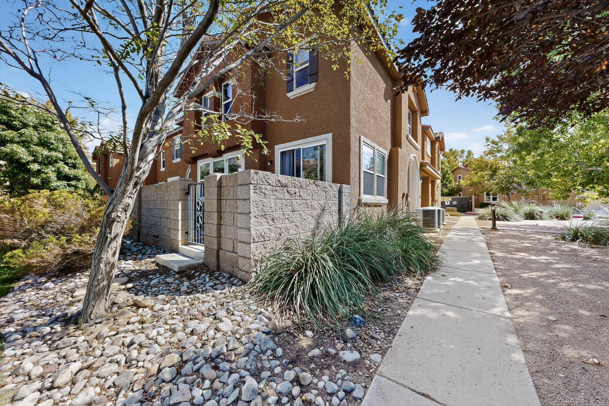 601 Menaul Boulevard NE UNIT 1404