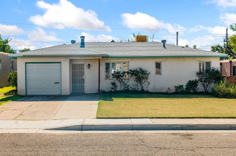 Photo of 5708 Aztec Road NE, Albuquerque, NM 87110 (MLS # 1113088)