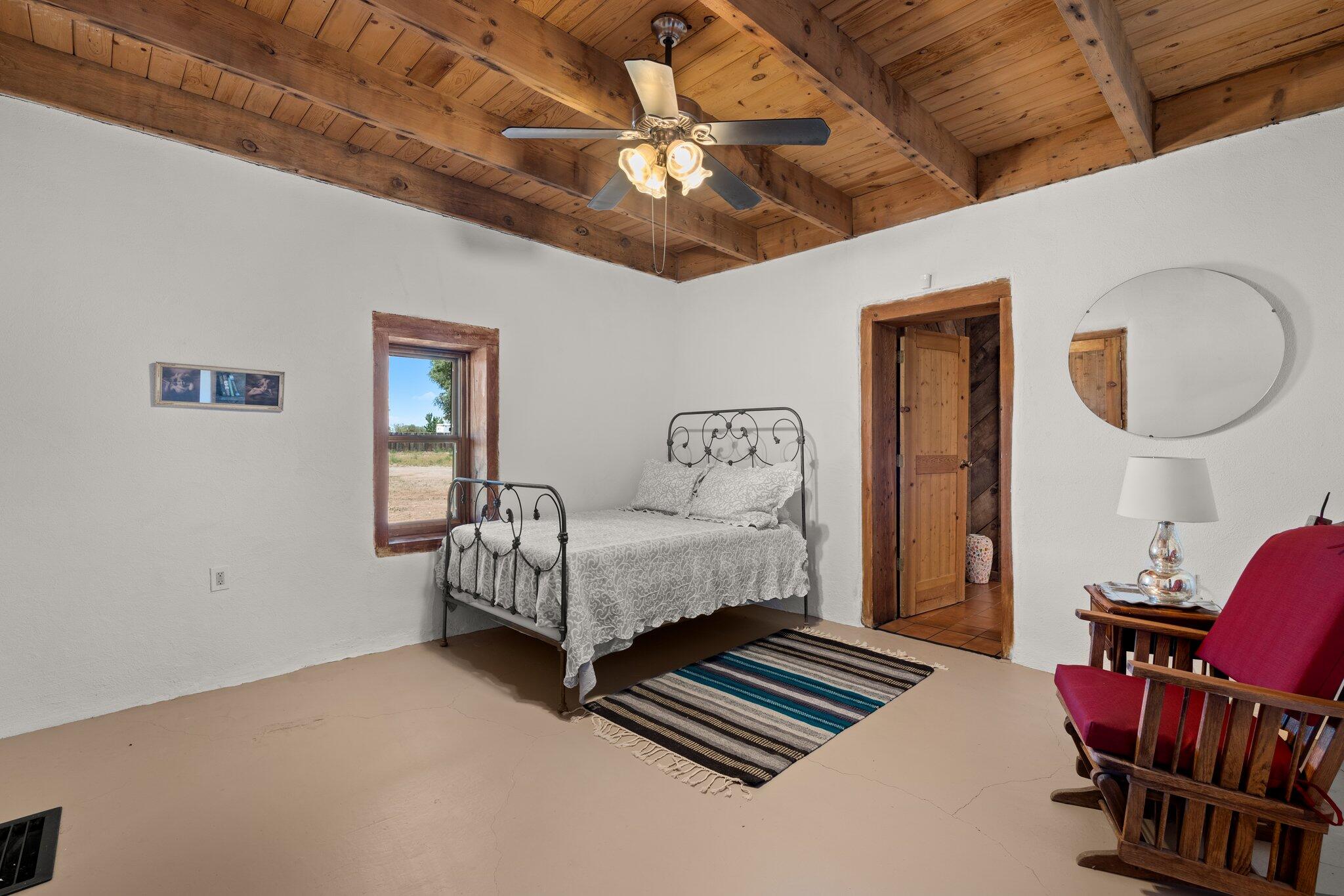 Photo 25 of 67 of 82 Edmundo Road house