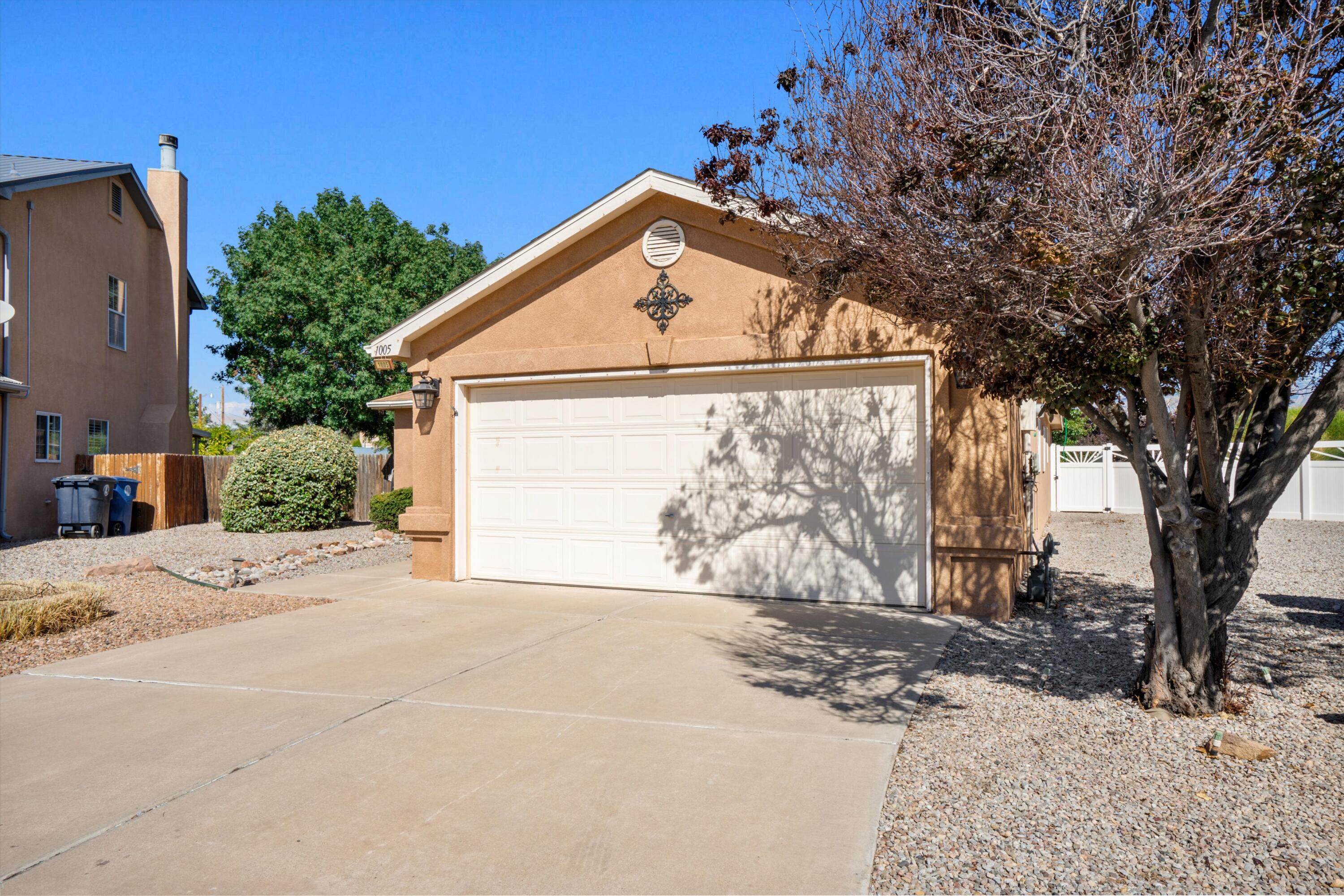 1005 Las Golondrinas Court, Albuquerque, New Mexico image 3