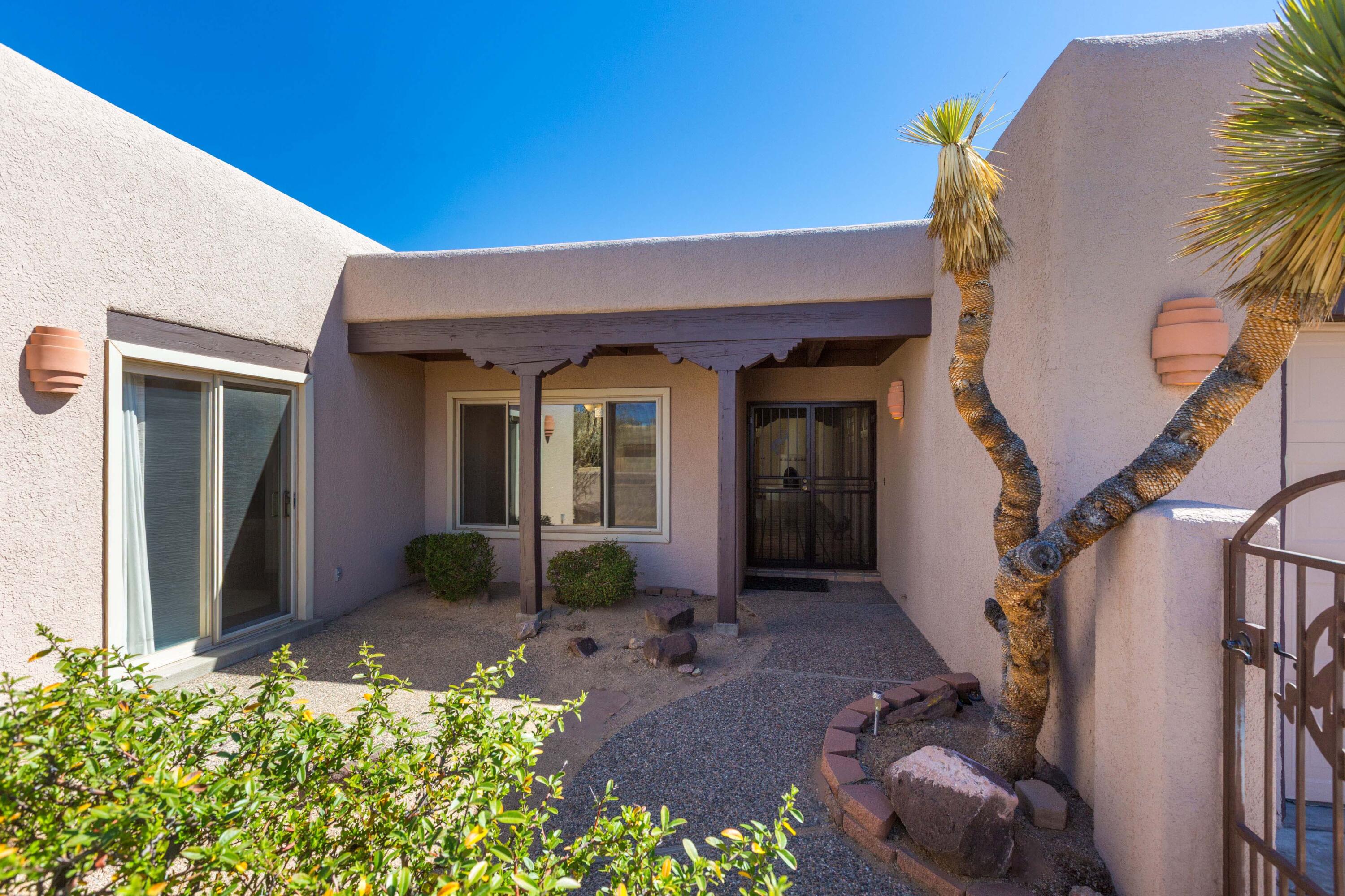 2760 Cliffrose Drive NE