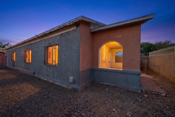 1007 CALLE PLACITAS, BERNALILLO, NM 87004 - Image 8a296addd49008691322c3f4ef2fbfda/1480796667