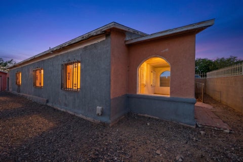 Homes For Sale - 1007 Calle Placitas<br/> Bernalillo, NM 87004