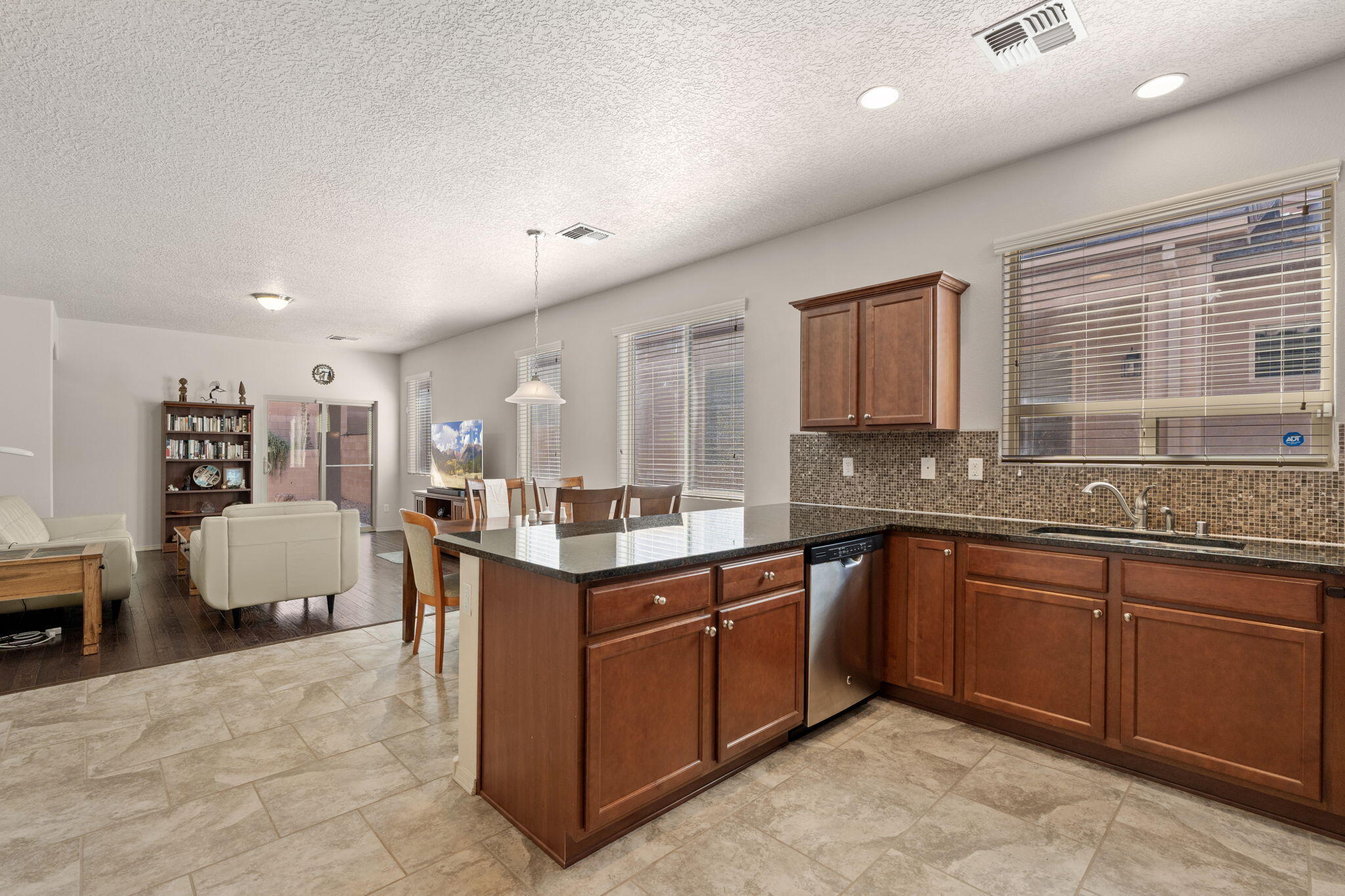 2004 PLEASANTON Drive SE