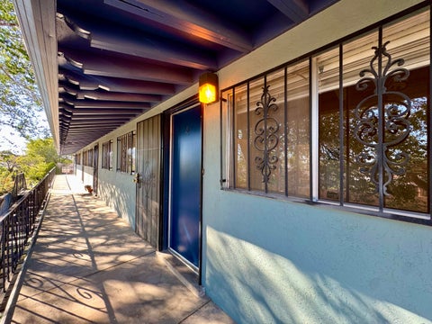 Photo of 206 Princeton Drive SE #APT 8, Albuquerque, NM 87106 (MLS # 1112212)
