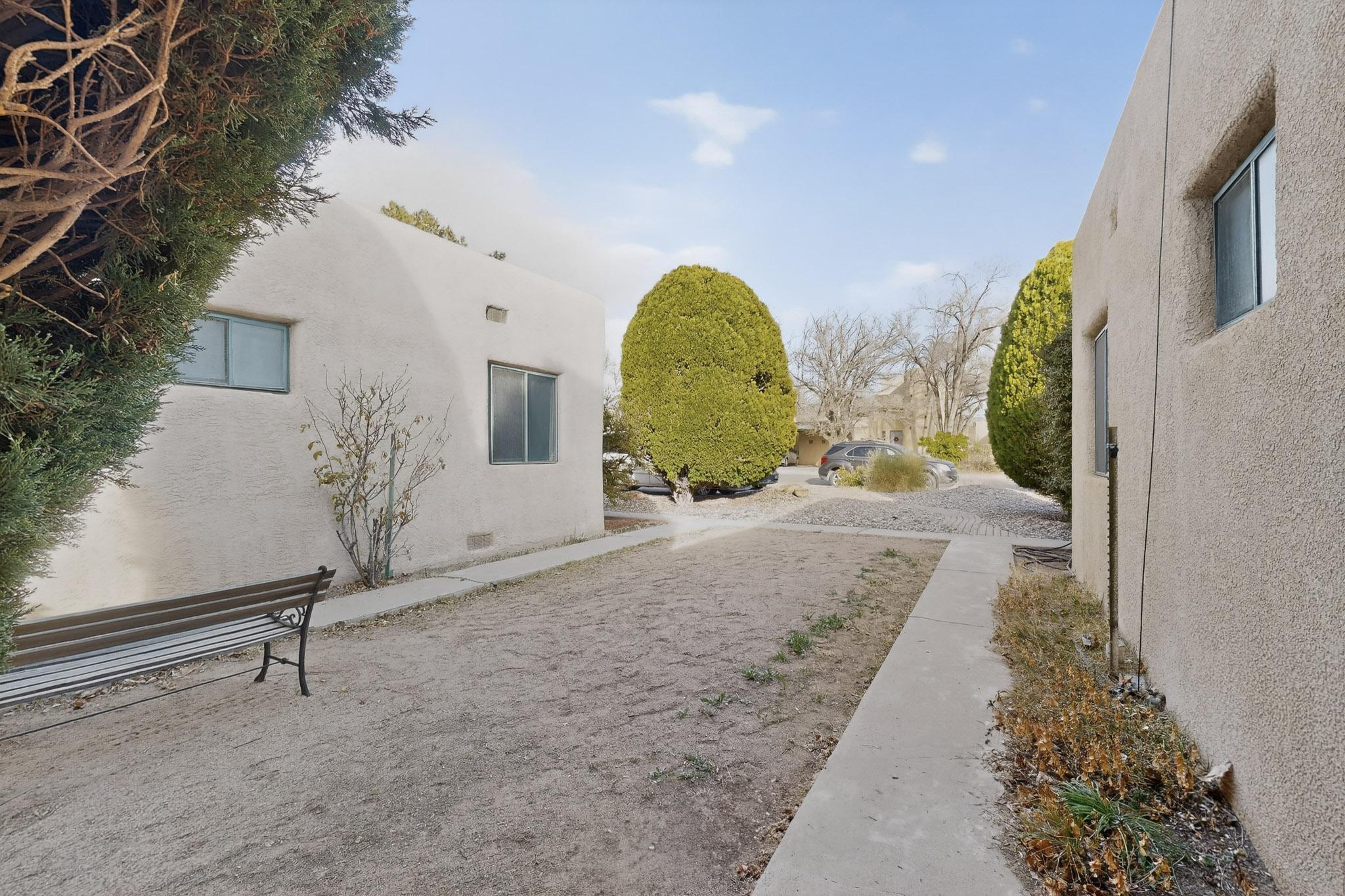 233 Solano Drive NE