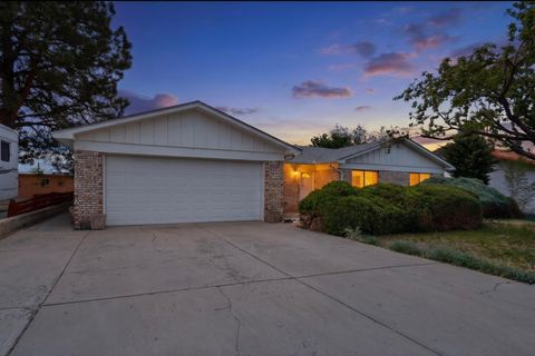 Photo of 9912 Dorothy Place NE, Albuquerque, NM 87111 (MLS # 1101861)
