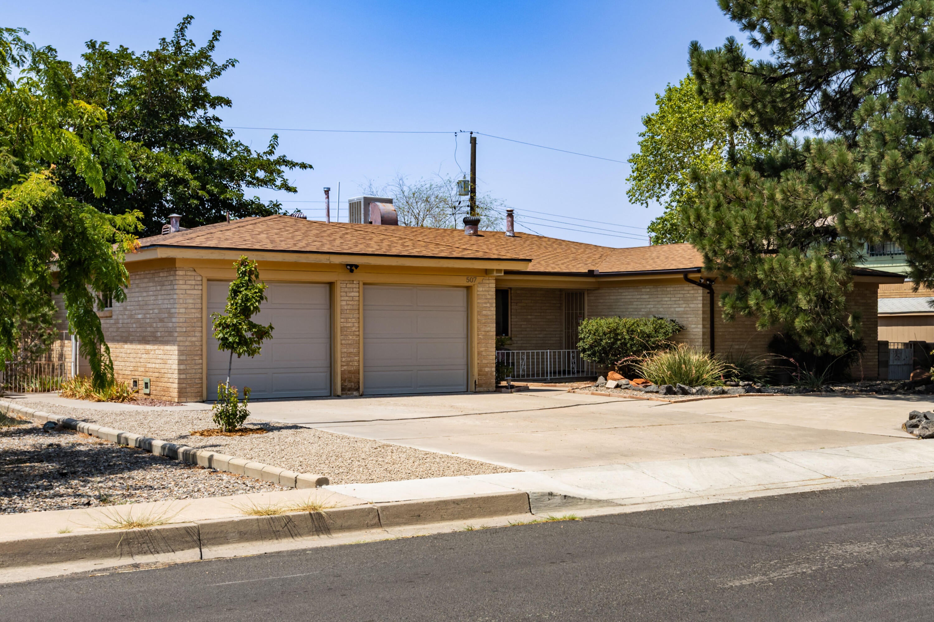 507 Alvarado Drive NE