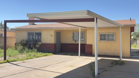 Photo of 633 ESPANOLA Street SE, Albuquerque, NM 87108 (MLS # 1091529)
