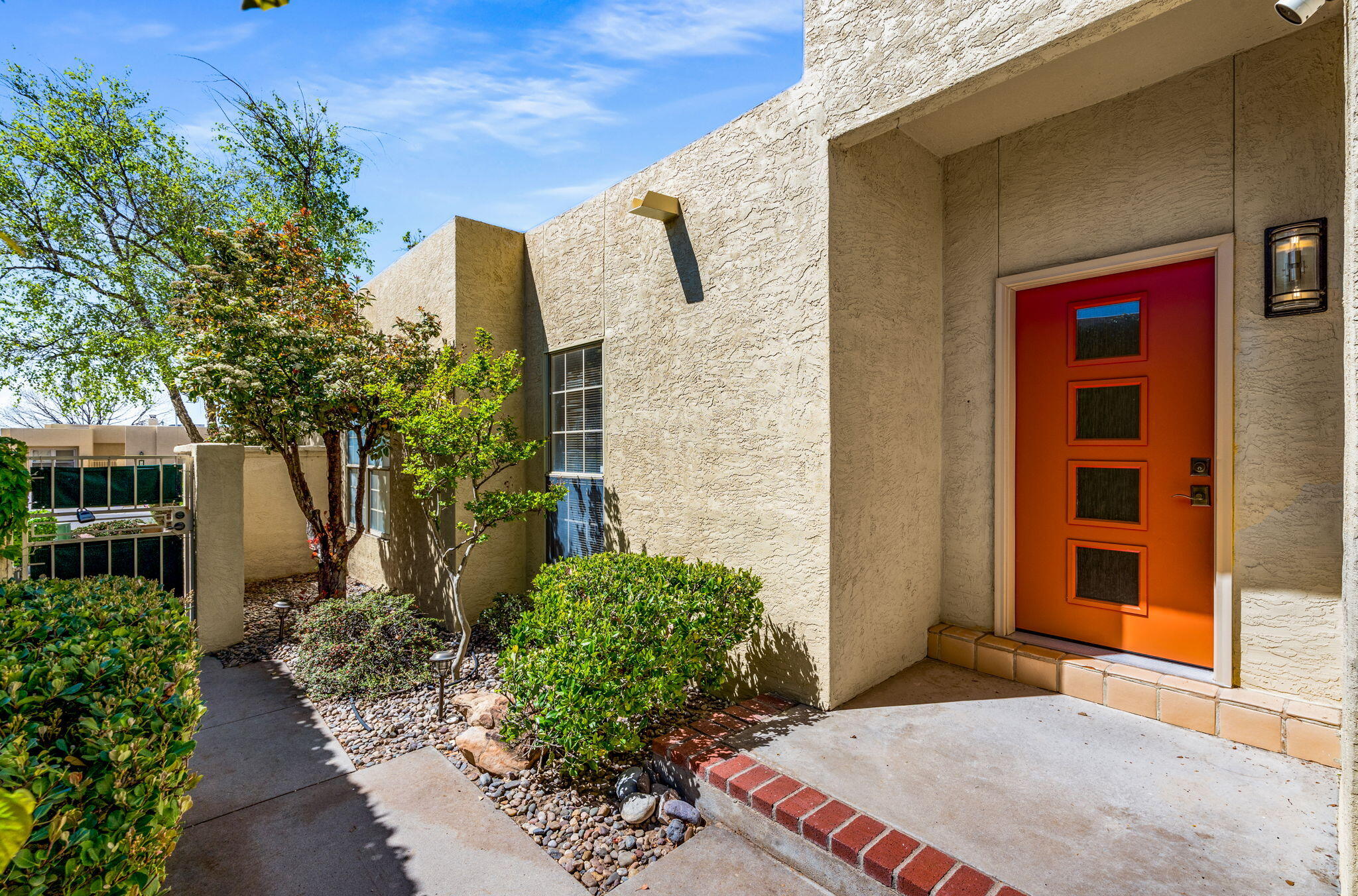 7904 Woodridge Drive NE