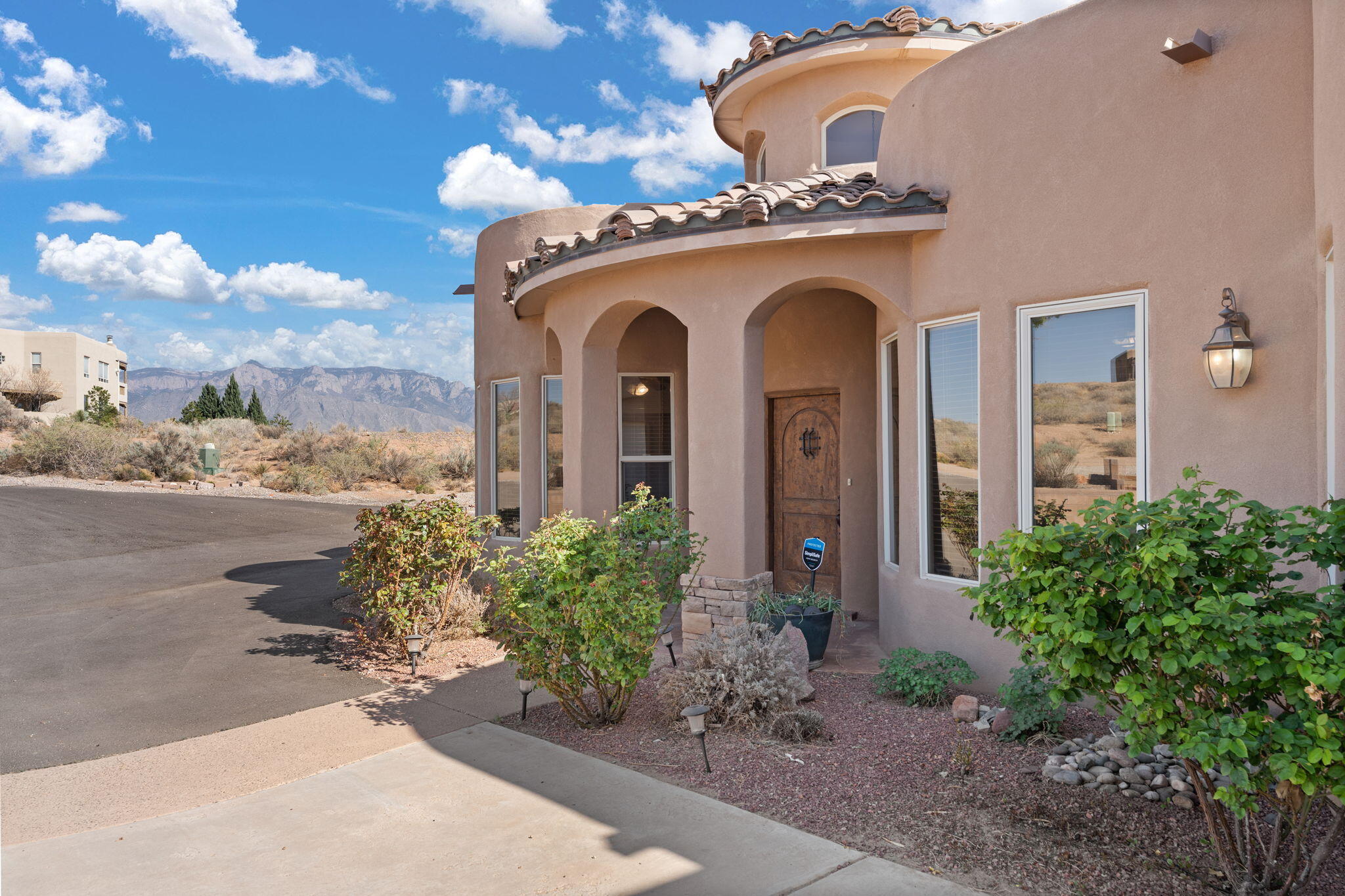 5720 RIO LAMA Road NE