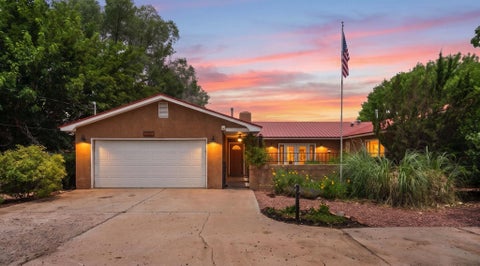 Photo of 310 Country Lane, Bosque Farms, NM 87068 (MLS # 1107880)