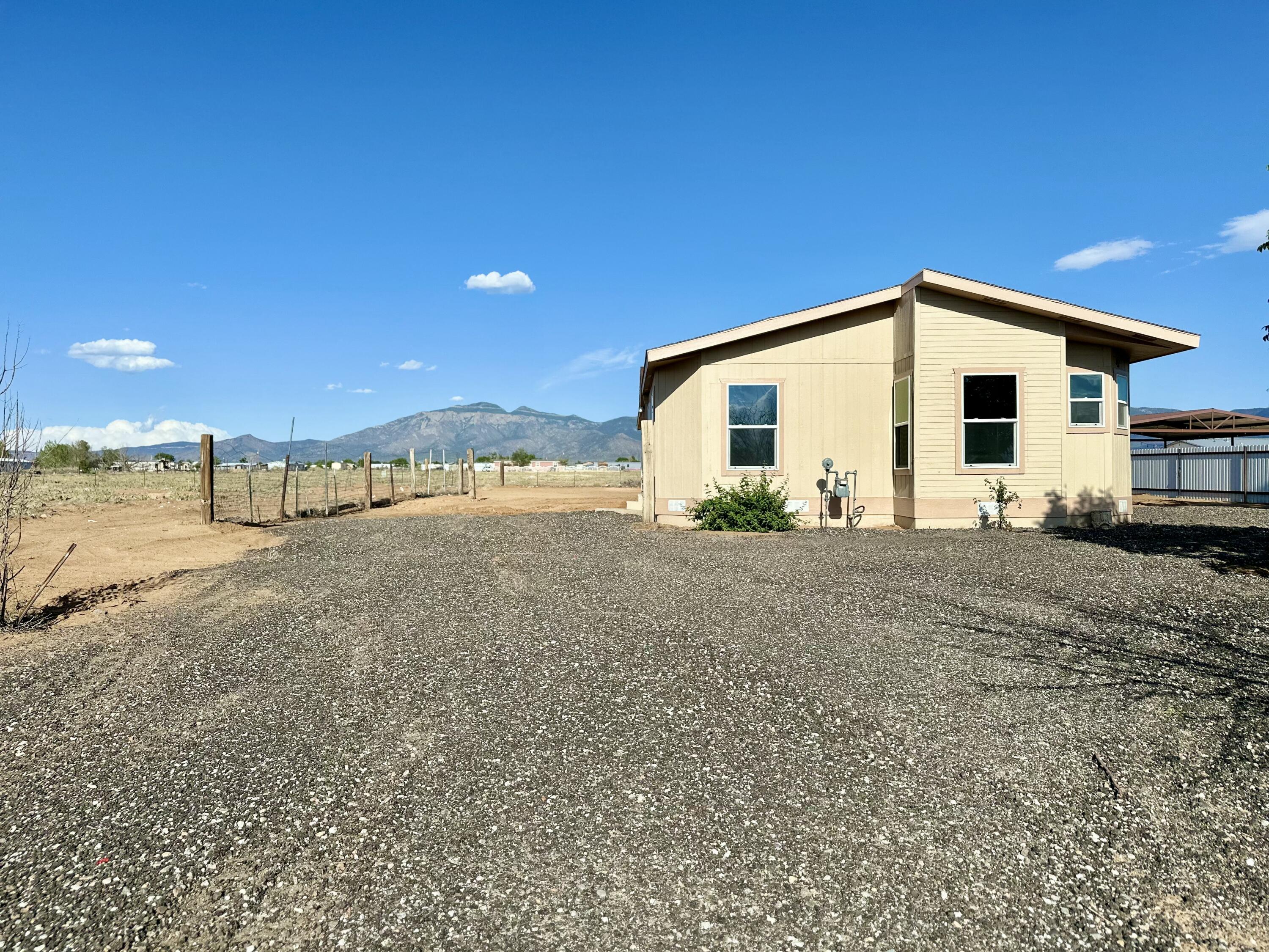 47 Mayo Loop, Los Lunas, New Mexico image 4