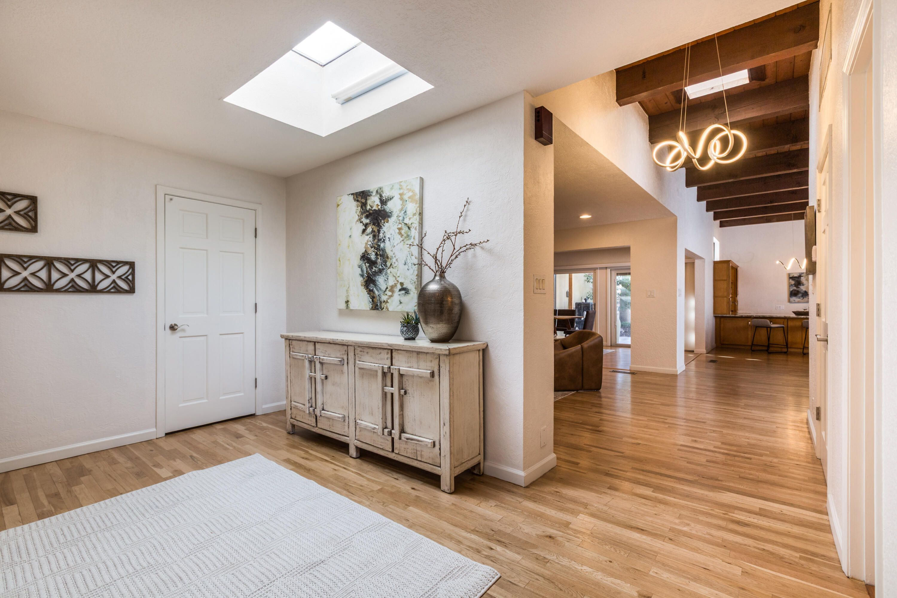 5517 Estrellita Del Norte Road NE