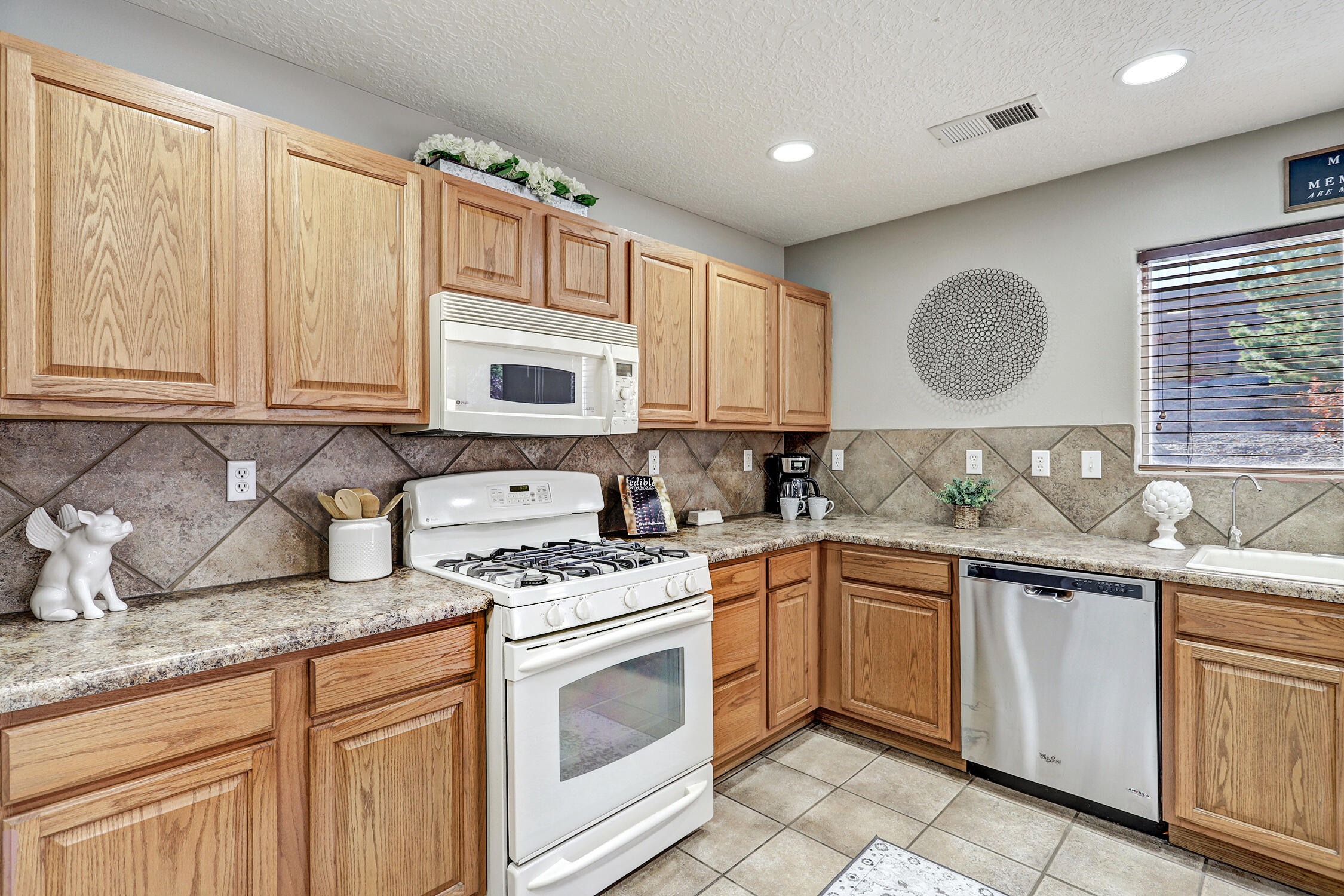 1230 Colibri Avenue, Los Lunas, New Mexico image 9