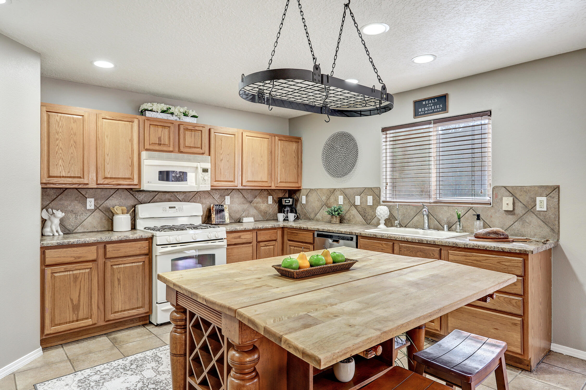 1230 Colibri Avenue, Los Lunas, New Mexico image 7
