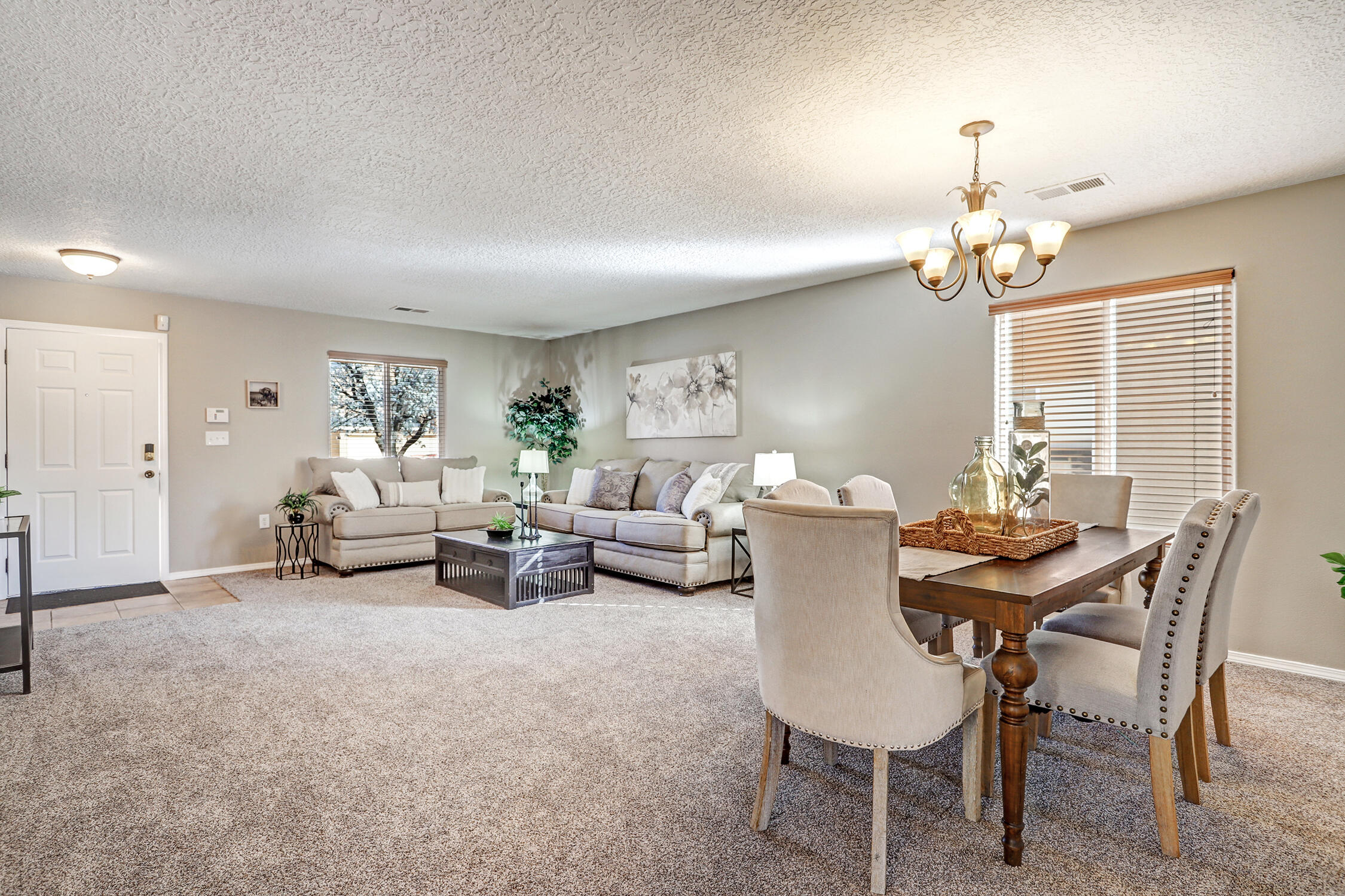 1230 Colibri Avenue, Los Lunas, New Mexico image 2