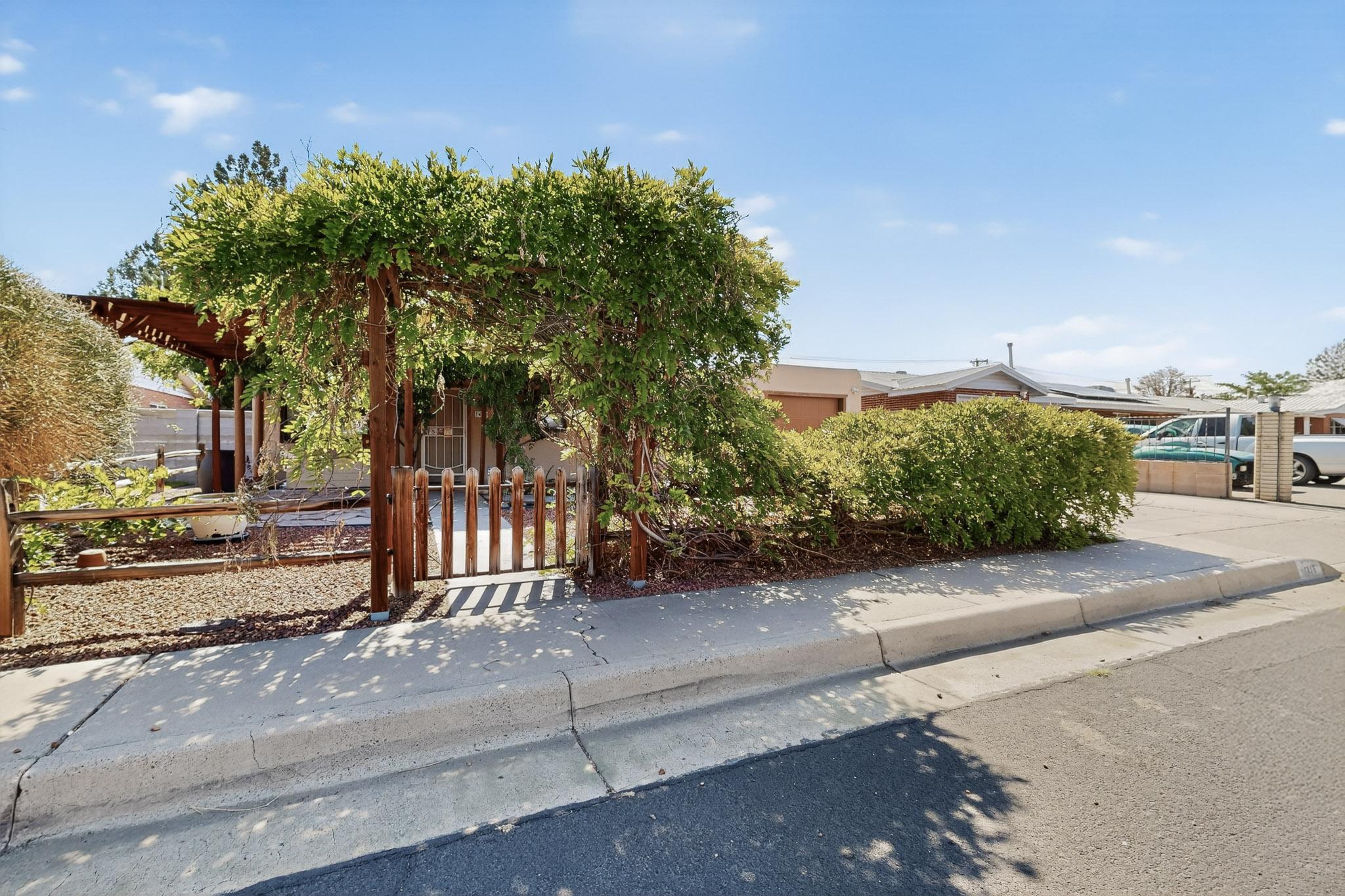 1416 KENTUCKY Street NE