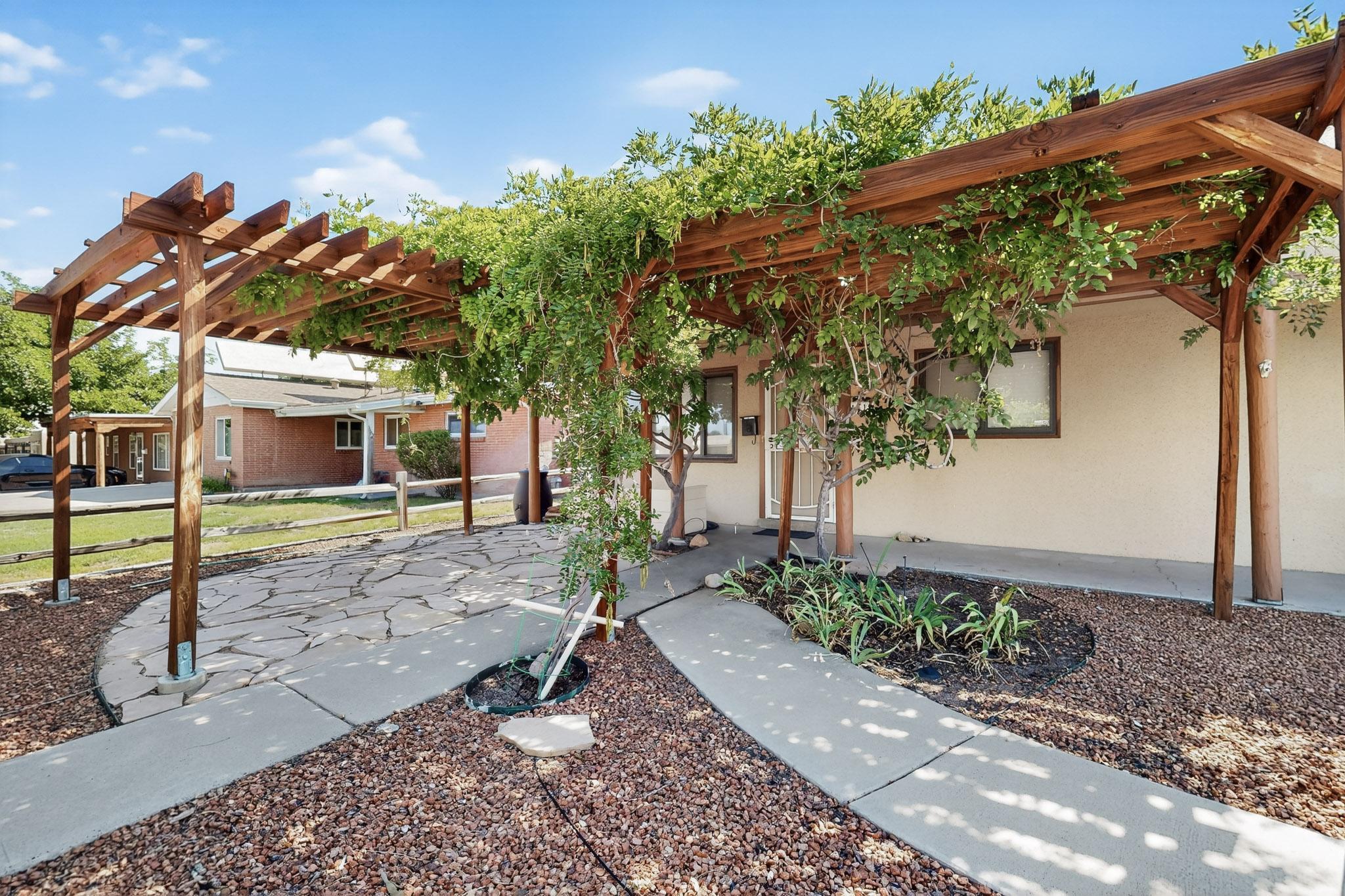 1416 KENTUCKY Street NE