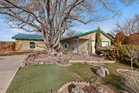 Photo of 831 Gallahad Street SW, Los Lunas, NM 87031 (MLS # 1096710)