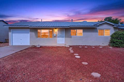 Photo of 329 Mankin Street NE, Albuquerque, NM 87123 (MLS # 1106653)