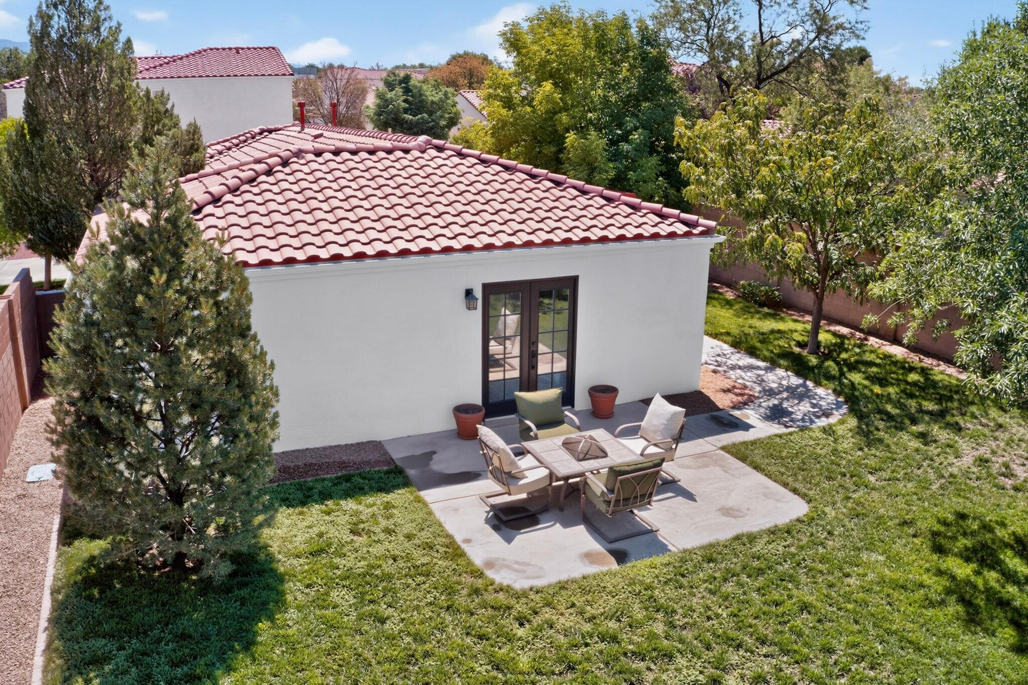 1304 Villa Campo NE