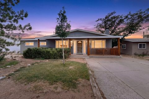 Photo of 1721 Martha Street NE, Albuquerque, NM 87112 (MLS # 1107085)