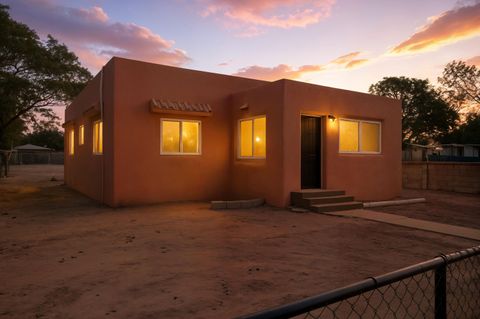 Photo of 1924 EDITH Boulevard SE, Albuquerque, NM 87102 (MLS # 1092483)