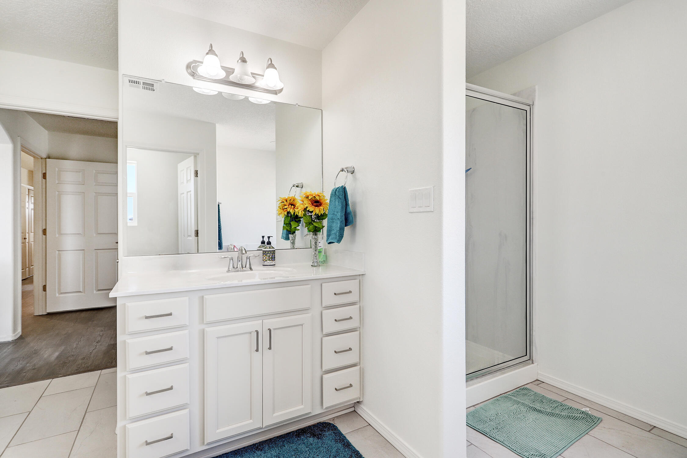 Rio Rancho, New Mexico 87124, United States, 6 Bedrooms Bedrooms, ,4 BathroomsBathrooms,Residential,Active,180740