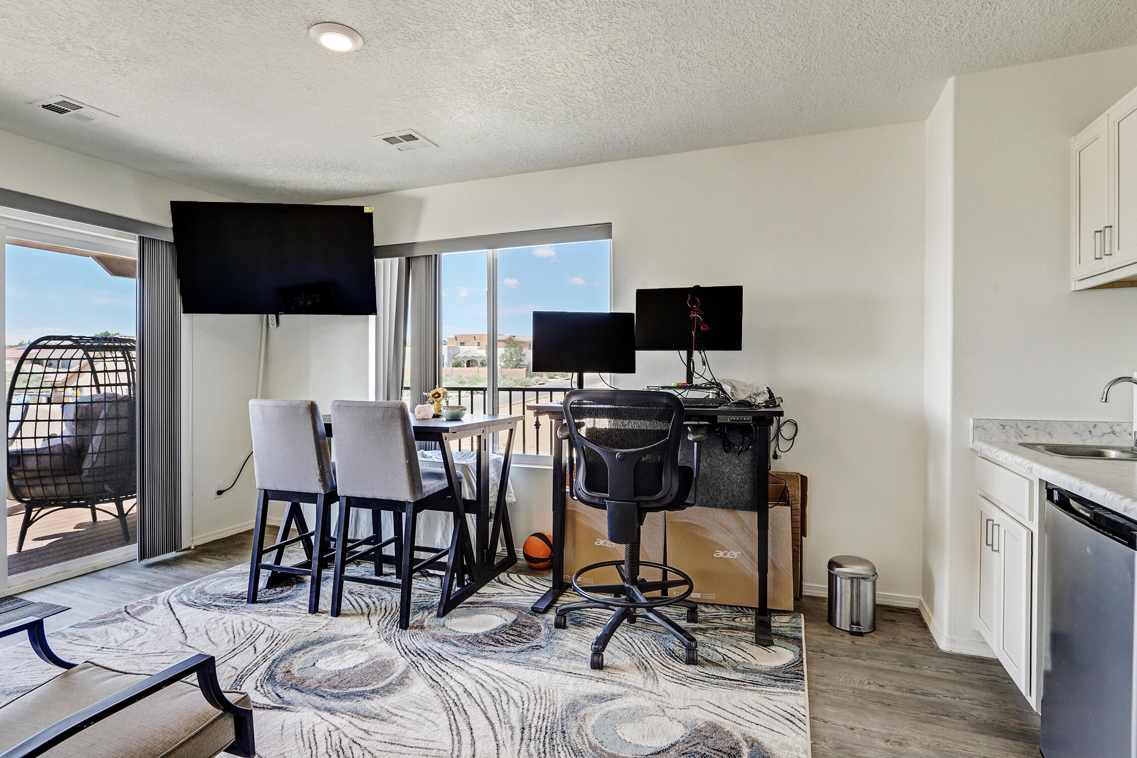 Rio Rancho, New Mexico 87124, United States, 6 Bedrooms Bedrooms, ,4 BathroomsBathrooms,Residential,Active,180740