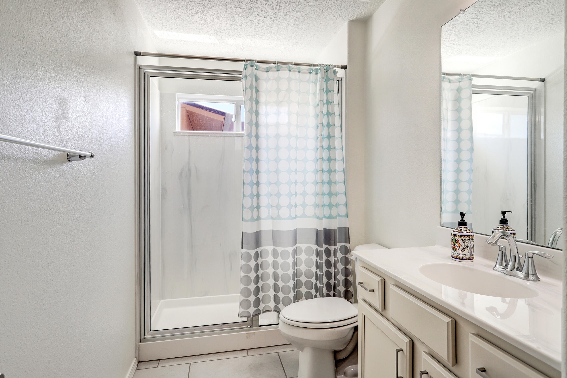 Rio Rancho, New Mexico 87124, United States, 6 Bedrooms Bedrooms, ,4 BathroomsBathrooms,Residential,Active,180740