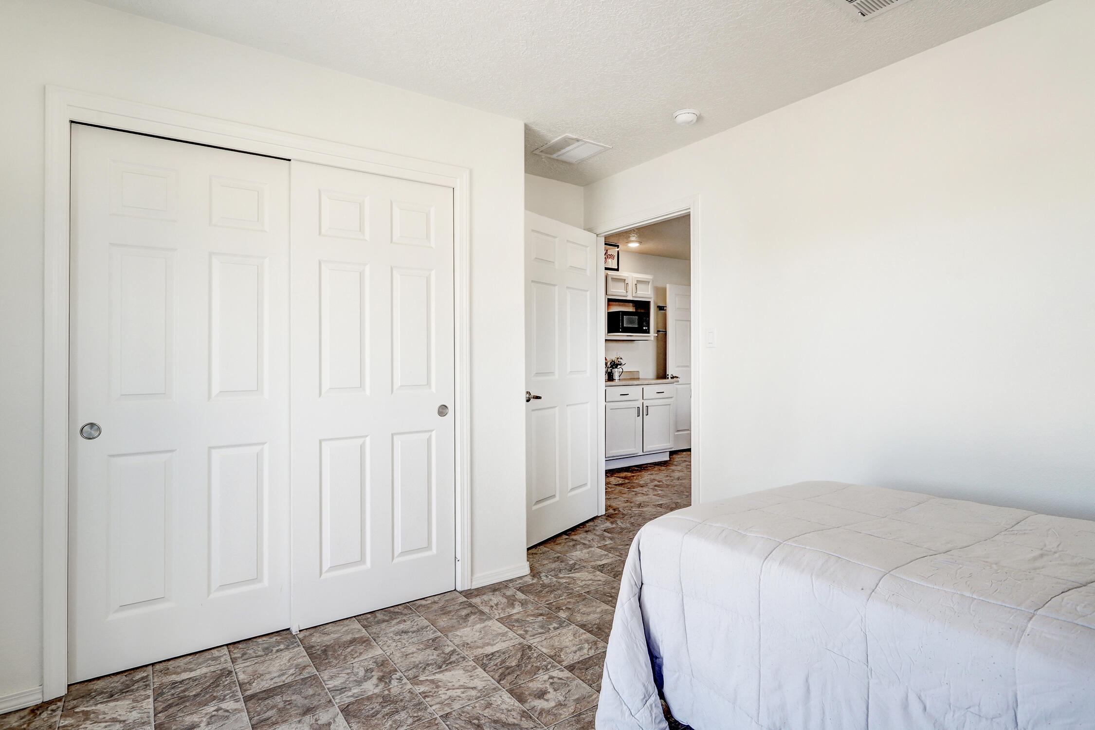 Rio Rancho, New Mexico 87124, United States, 6 Bedrooms Bedrooms, ,4 BathroomsBathrooms,Residential,Active,180740