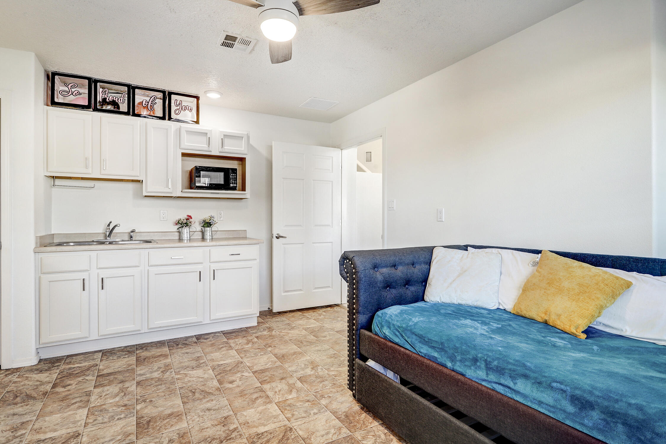 Rio Rancho, New Mexico 87124, United States, 6 Bedrooms Bedrooms, ,4 BathroomsBathrooms,Residential,Active,180740