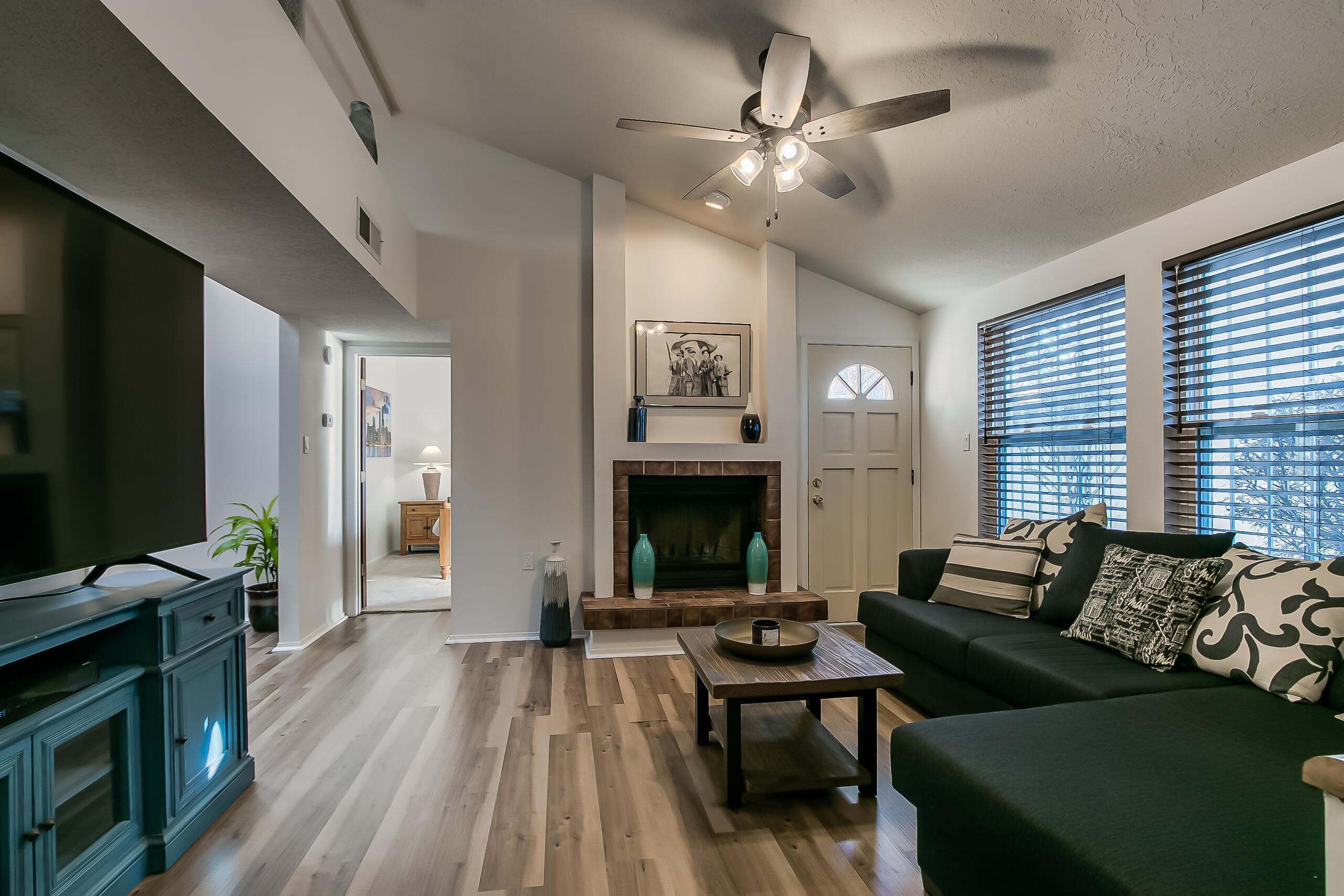 10214 Oso Grande Road NE