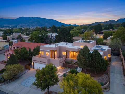 Photo of 712 Navarra Way SE, Albuquerque, NM 87123 (MLS # 1111932)