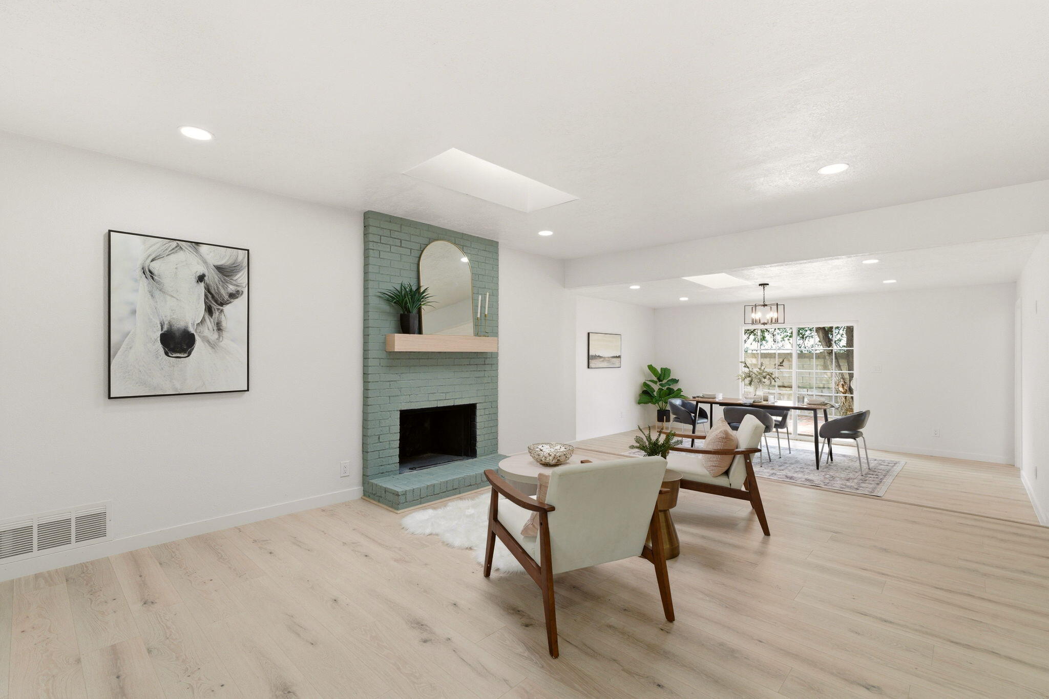 1201 Willys Knight Drive NE